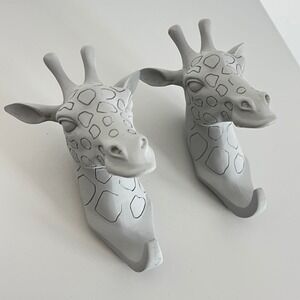 Lila & Jack Giraffe Decorative Wall Hooks Set of‎ 2 Grey Safari